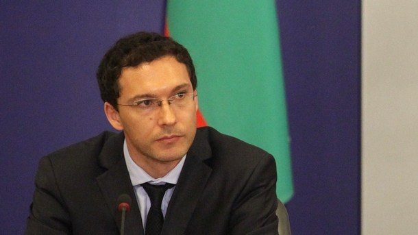 Превозвачи искат оставката на Митов заради блокадата на границата