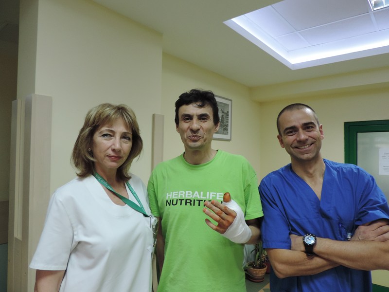 Хирурзи от „Софиямед“ трансплантираха палец от крак на ръката на 50г. мъж