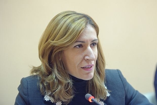 Ангелкова: 7 милиона туристи у нас през трудната 2015 г.