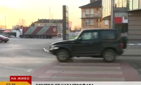 Няма следа от шофьора, убил жена на пешеходна пътека в Стара Загора