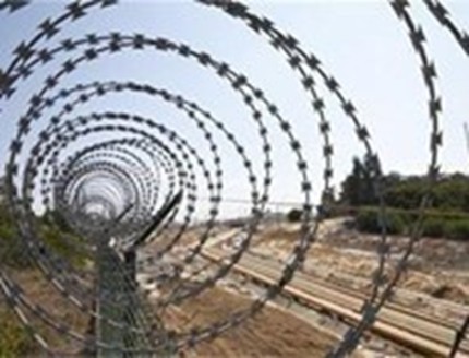 20 имигранти, натъпкани в две коли, заловиха  край  Монтана
