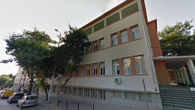 Родител нападна ученици и учителка в елитно школо в Плевен