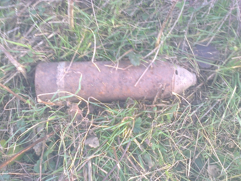 Откриха артилерийски снаряд в разградско село