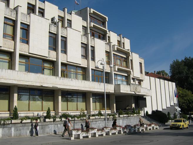 Кметството в Търново предприема крути мерки по проблема със старите сгради