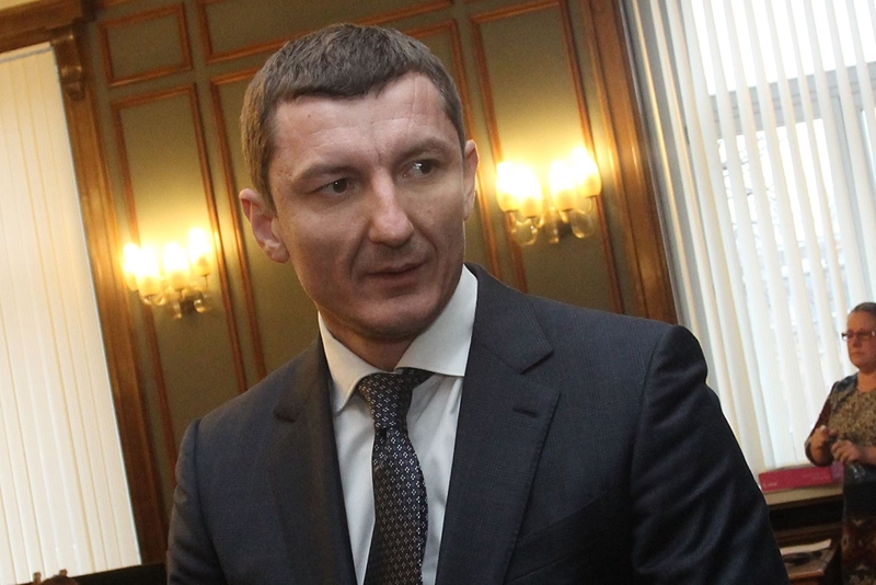 Зам.-министърът на отбраната Орхан Исмаилов запазва поста си