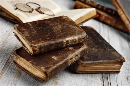 94-годишна жена направи препис на "История славянобългарска"