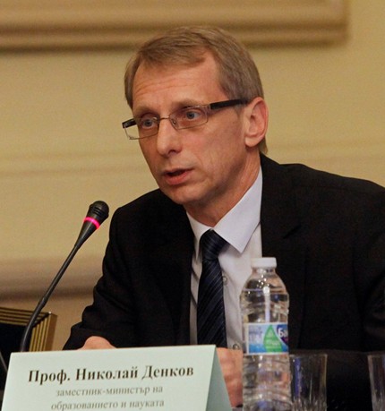 Държавата отделя повече пари за качествено висше образование