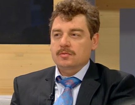 Камен Донев вече и с филм