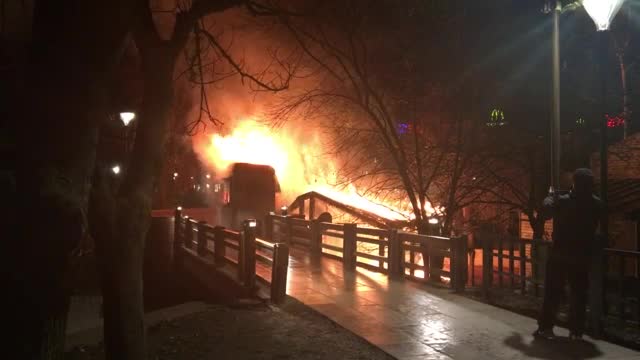 Голям пожар до НДК - горя лятното кино