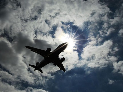 Самолет с 21 души на борда изчезна в Непал