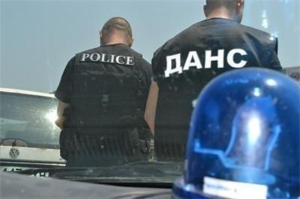Арестуваха данъчни служители при спецакция във Велико Търново