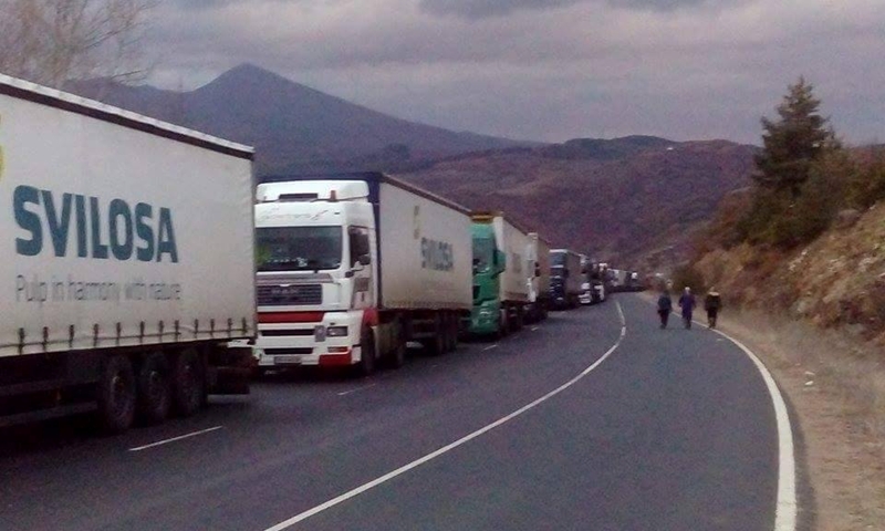 Български тирове затварят границата с Гърция по Великден
