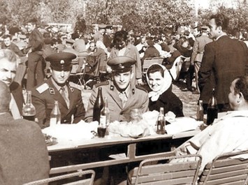 Казармата при социализма - ковачница на мъже
