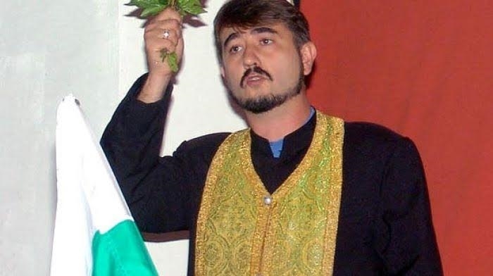 Поп и протестър разбуниха Берковица