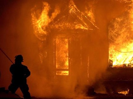 Пожар уби жена в Дупница, задушила се в дома си