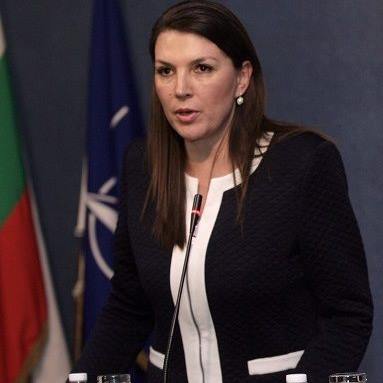 Бетина Жотева: Никой няма право да гази правилата