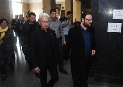 Сидеров с ново споразумение за година пробация