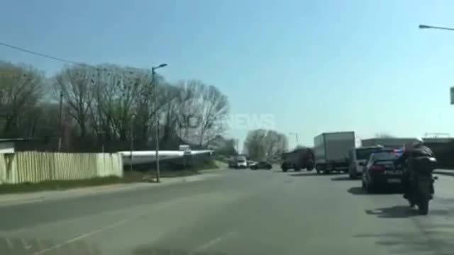 Самолет от авиопарка на Тодор Живков се движи по магистрала „Тракия“