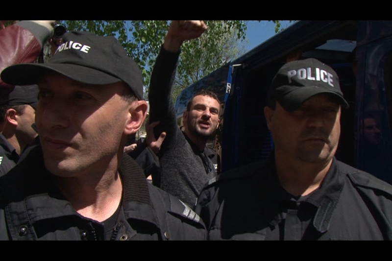 Домашен арест за Перата, той вика: Да живее България!