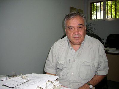 Наследници на Вапцаров ще съдят държавата