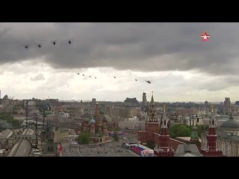 71 самолета и вертолета ще летят над Москва за 71-ия Ден на победата