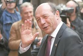 Разследват бившия румънски президент за пране на пари