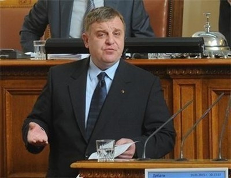 Каракачанов: За 5 години Плевнелиев нито веднъж не помогна на българите в Македония, Молдова, Украйна и Западните покрайнини