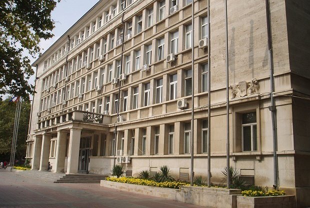Наркодилър с 300 г марихуана и 20 г амфетамини остава в ареста във Варна