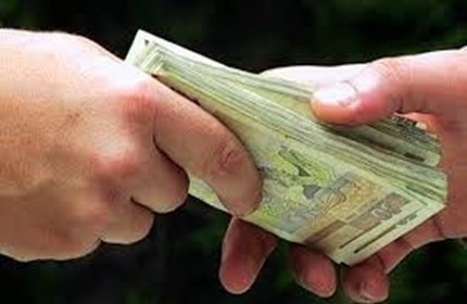 Повдигнаха обвинение срещу инспектор по храните за вземане на 1500 лв. подкуп