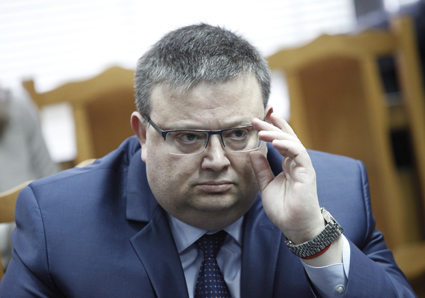 Цацаров против детектора на лъжата (обзор)