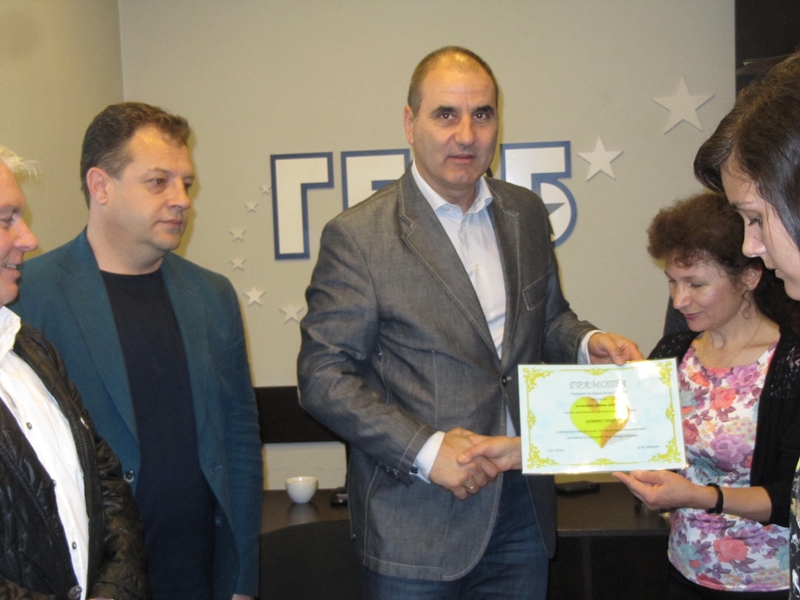 Цветан Цветанов дари 3200 лв. от рожденния си ден на участници в национален поход