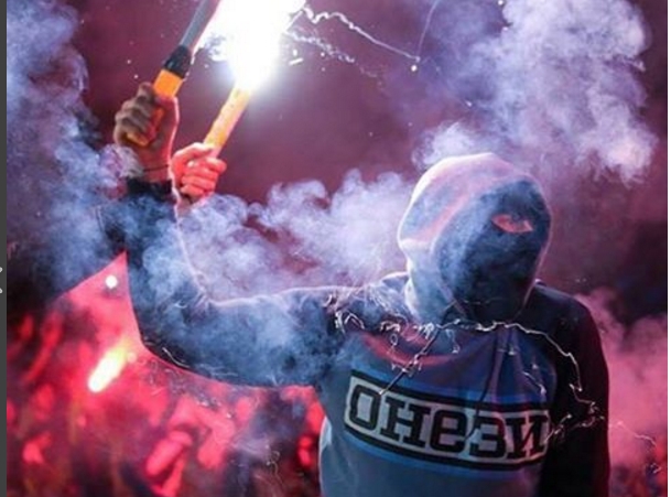 Осем полицаи ранени, двама с комоцио  на мача „Пирин“-„Левски“ в Благоевград