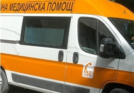 Две момичета от социално заведение и чужденец са в болница след катастрофа