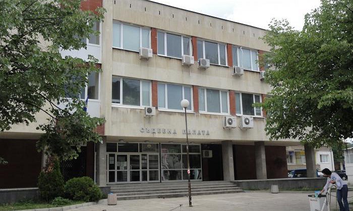 Досъдебно производство срещу собственик на два питбула, които нахапали мъж и жена в Казанлък
