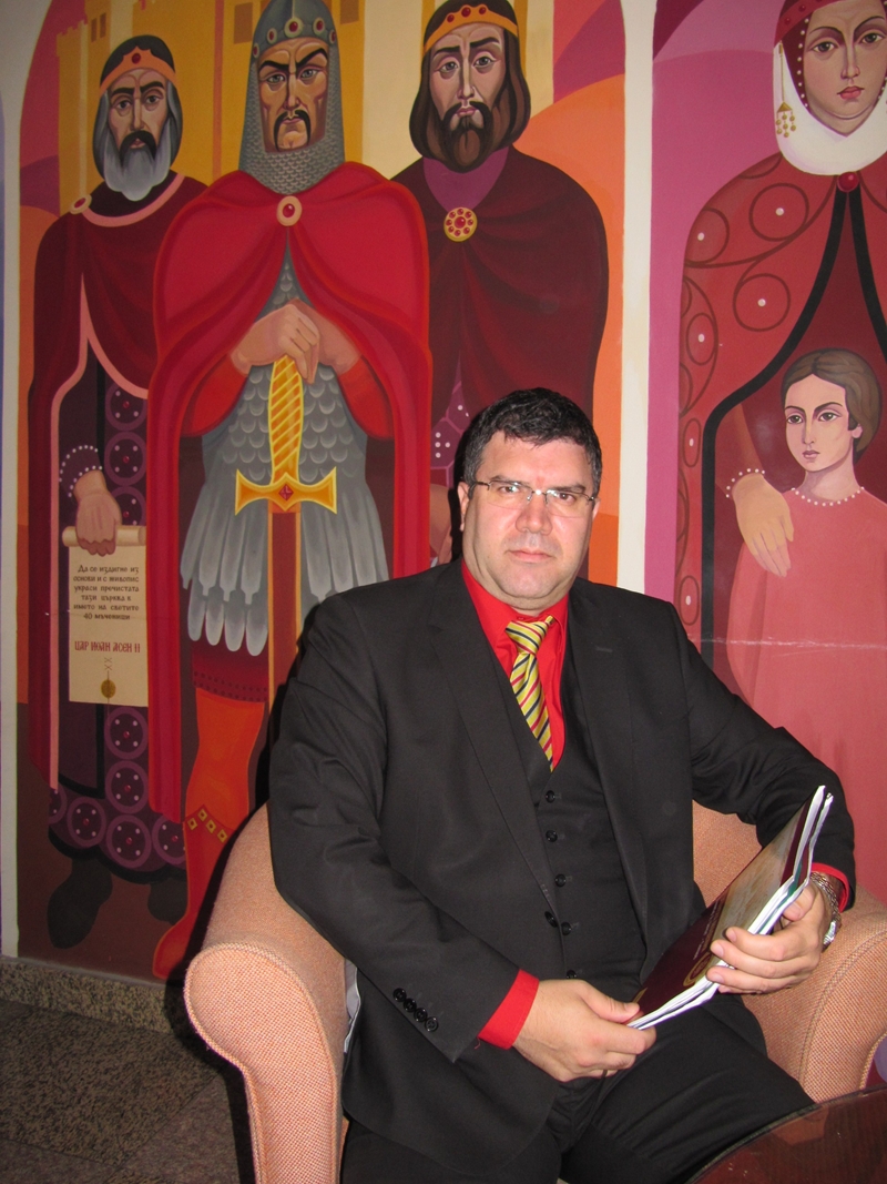 Проф. д-р Андрей Захариев, ръководител на катедра "Финанси и кредит" при Стопанска академия  "Д. А. Ценов" в Свищов: Финансовото образование е трамплин за успех