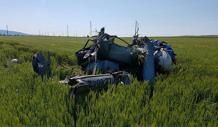 Вижте разбития хеликоптер, разпитват свидетели