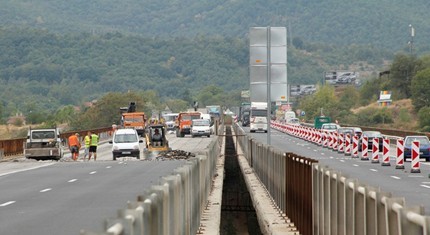 Катастрофата на "Хемус" - след като автомобил изпадна от автовоз