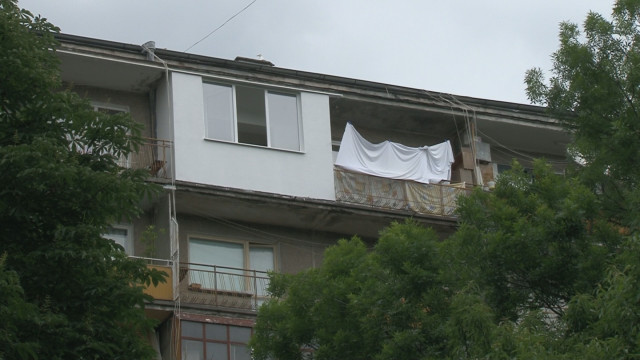 Момченцето, паднало от 8-ия етаж във Варна, е в стабилно състояние, но с опасност за живота