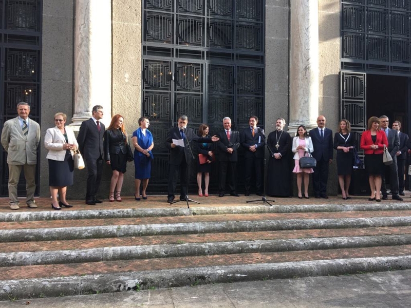 Вежди Рашидов награди Изабел Русинова в Рим