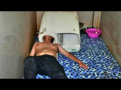Китаец се заклещи в пералня
