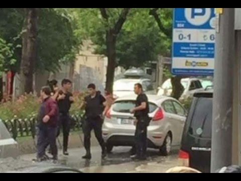 Жертвите на атентата в Истанбул станаха 12, ранените са 35