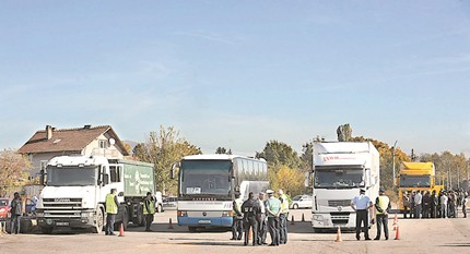 Въвеждат интелигентни тахографи за контрол на камиони и автобуси