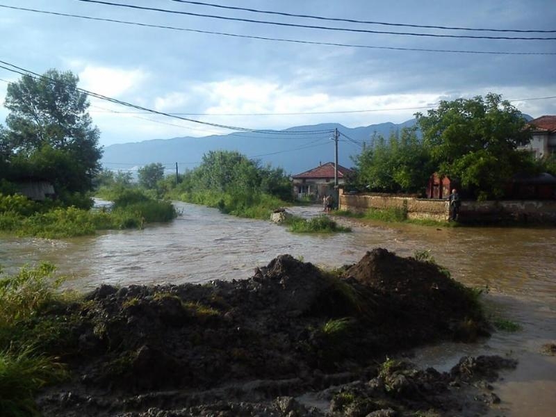 По 325 лв. за пострадалите от пороя в Дъбене