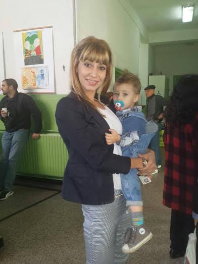 Млади социалисти в Пловдив с благотворителна акция за детски дрешки