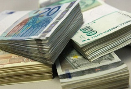Износът на страната се увеличава, а вносът от ЕС намалява