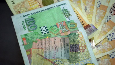 Само 22% от българите имат пари за нормален живот