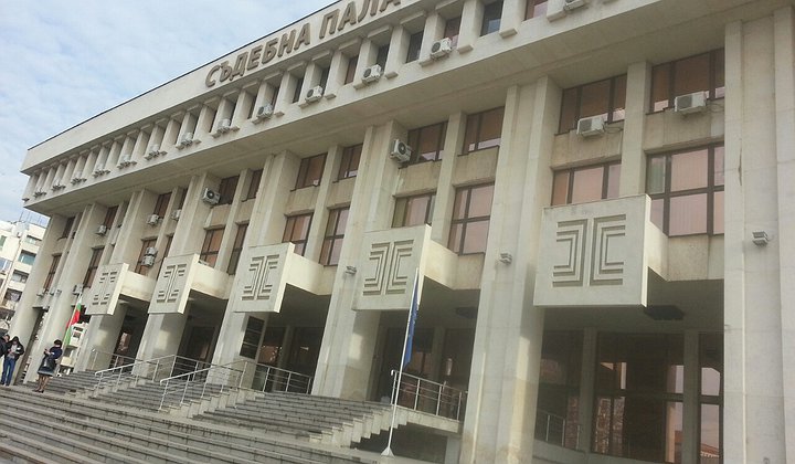Прокуратурата разследва мъж, заплашвал шофьор на автобус, пълен с пътници
