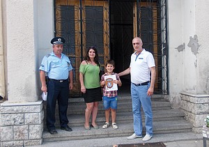 9-годишен син на катаджия намери портфейл с 2 000 лв. и го върна