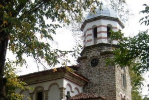 Реставрират иконостаса и владишкия трон  в църквата в Плаково