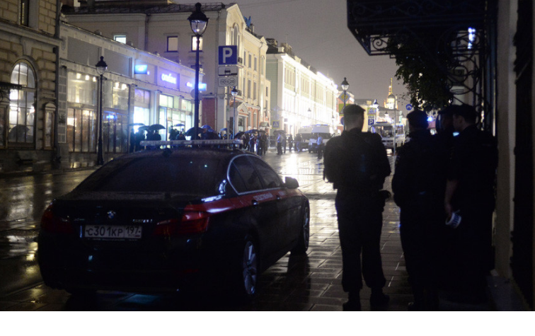 Похитителят в московската банка се предаде